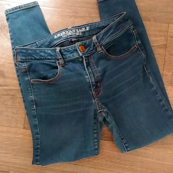 American Eagle Outfitters Denim - American Eagle size 8 SHORT Jeggings